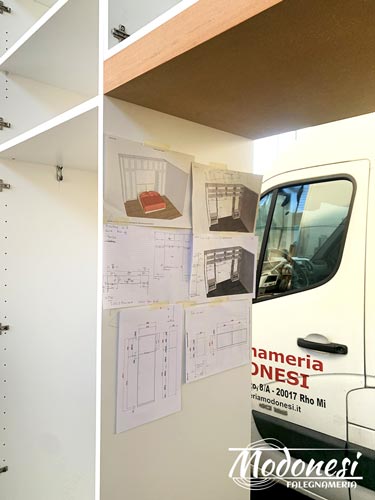 Armadio a Ponte per Camera da Letto Matrimoniale in laboratorio misure e render progetto