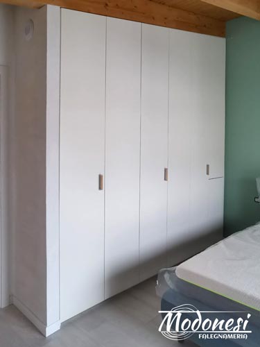 Progetto - Armadio per Mansarda Milano: il Progetto per una Casa ad Arese - chiuso