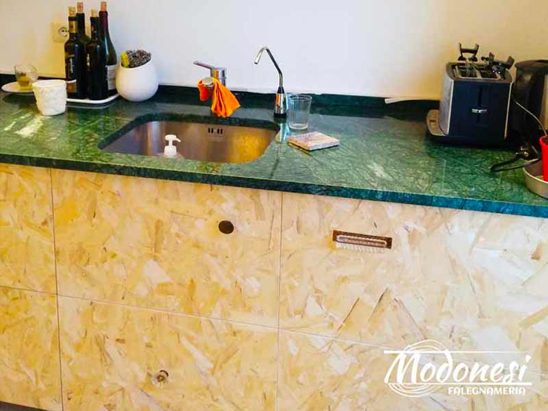 Come Arredare Cucine Piccole Milano: cucina verde fatta con OSB