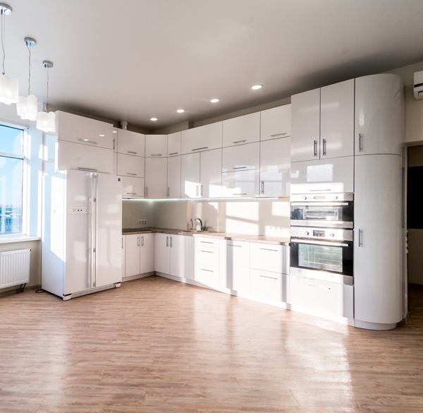 Cucine alte fino al soffitto Milano: cucina bianche Cucine alte fino al soffitto Milano: cucina bianche