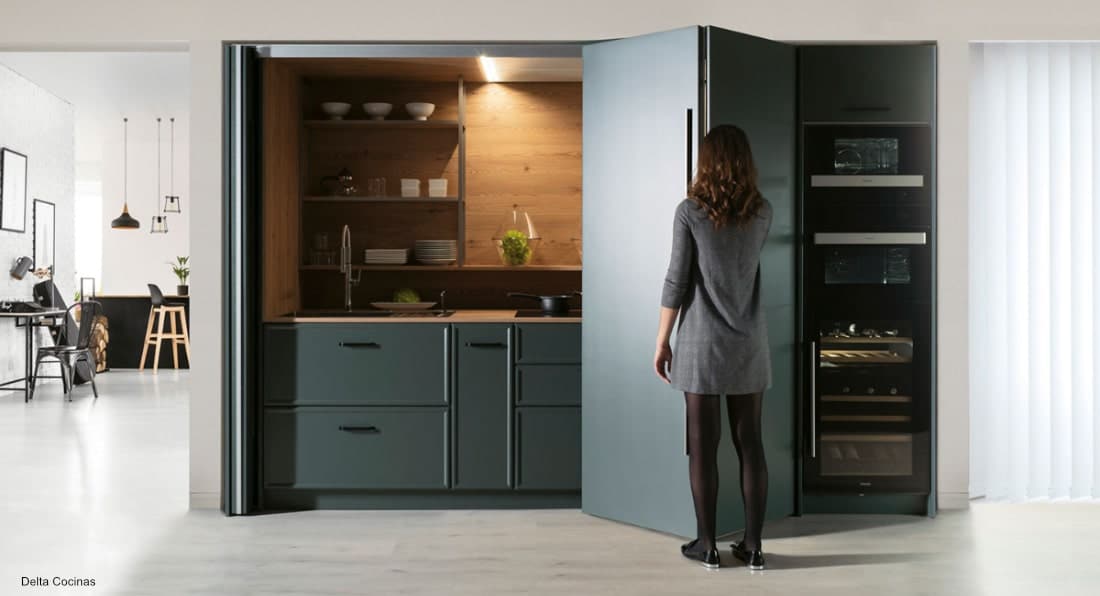 Cucine per ambienti piccoli: ante cucina a scomparsa