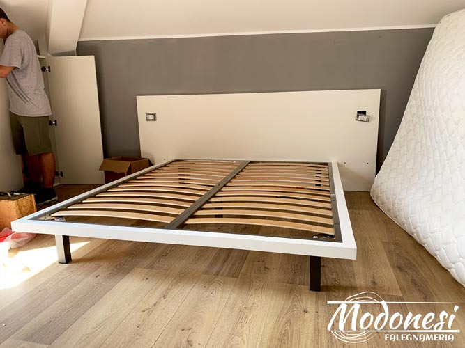 Letto su misura Milano: montaggio letto in stanza