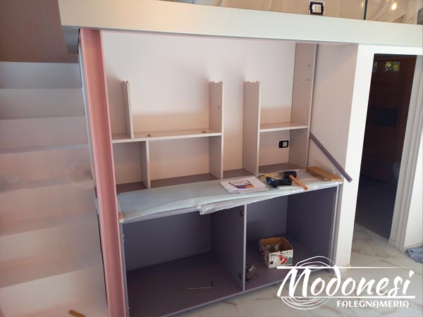 Mobile Soggiorno Dal Design Moderno A Milano Creato Su Misura Per Una Particolare Area Installazione 02