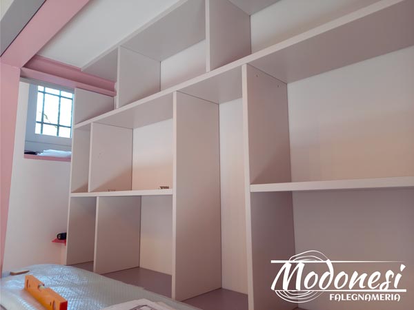 Mobile Soggiorno Dal Design Moderno A Milano Creato Su Misura Per Una Particolare Area Installazione 03