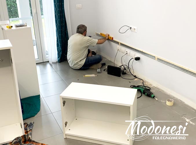 Realizzazione Mobile Tv Montaggio