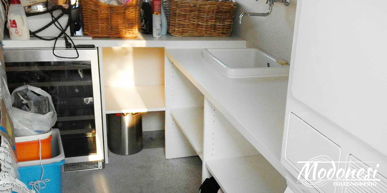 Mobile da lavanderia in legno su misura