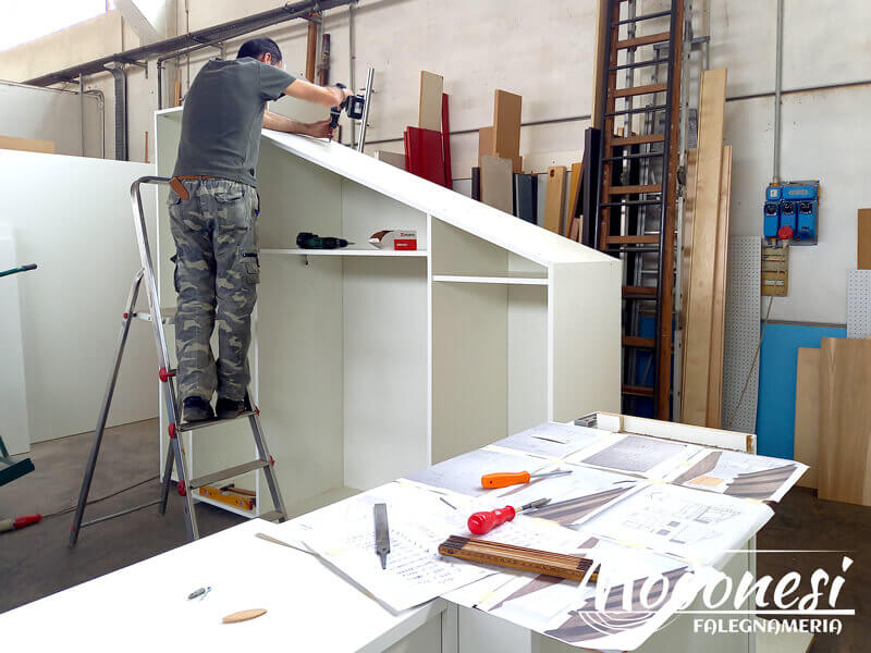 Armadio Mansarda Ad Angolo Realizzato Per Una Casa A Noviglio Milano Laboratorio 01
