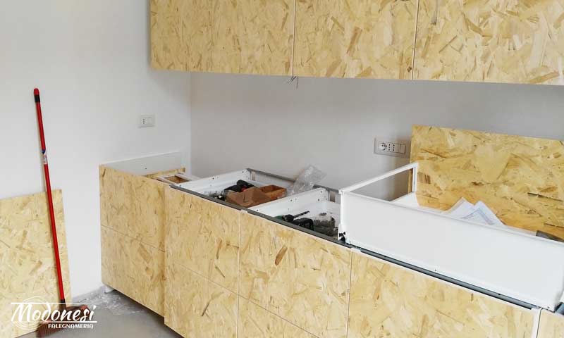 Cucina Bifacciale In Osb Messa In Opera 03