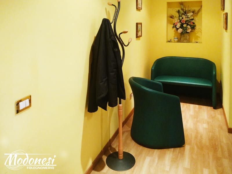 Boiserie Bassa In Legno Per Un Avvocato Di Milano Pero Montaggio 02