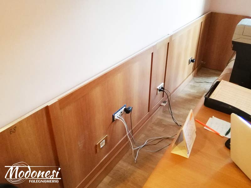 Boiserie Bassa In Legno Per Un Avvocato Di Milano Pero Montaggio 07
