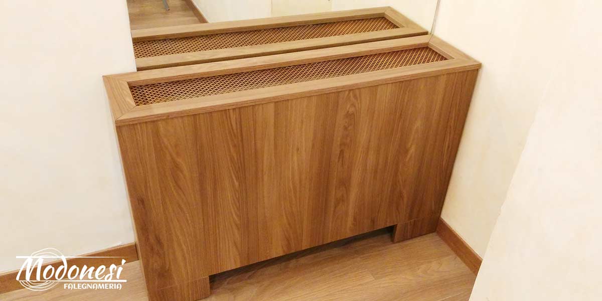 Copri-fancoil su misura in legno per hotel a Milano