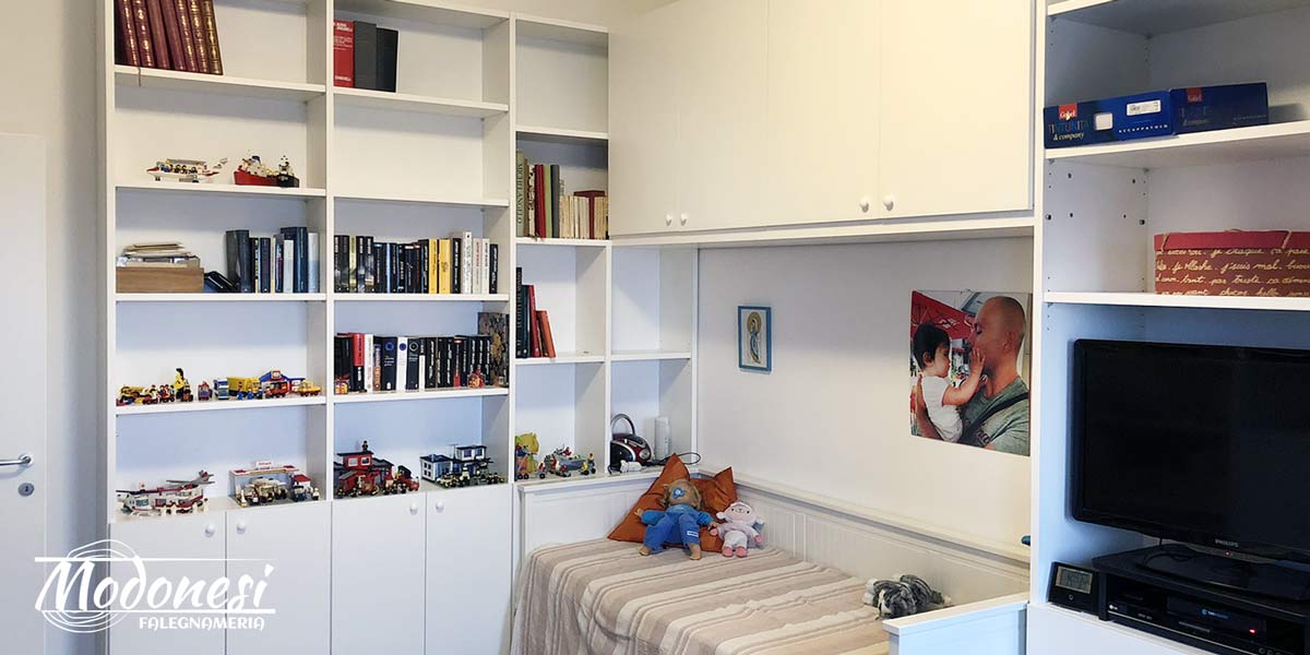 Libreria ad angolo con ponte per una cameretta a Milano Pero Libreria ad angolo con ponte per una cameretta a Milano Pero