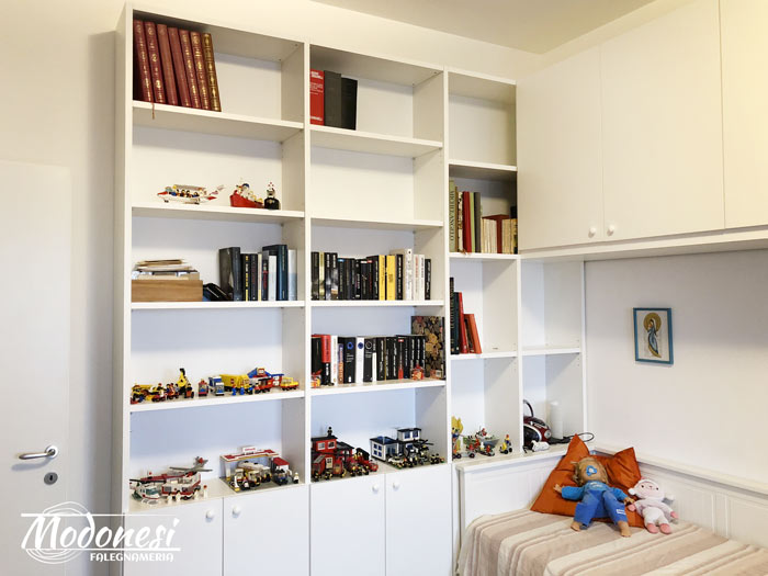 Realizzazione Libreria Ad Angolo Con Ponte In Cameretta Milano Pero 07