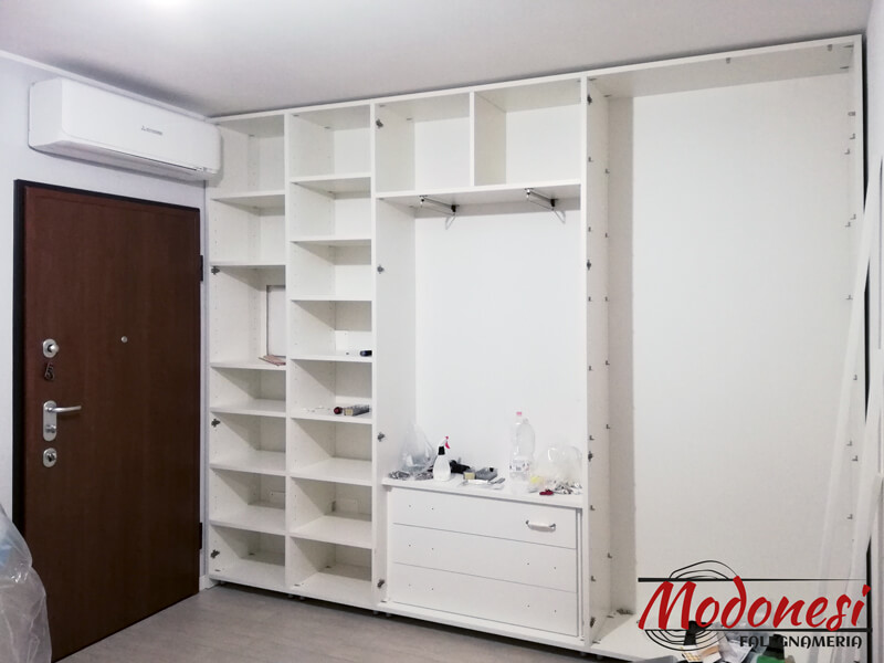 Mobile Ingresso Angolare Progettato Per Una Casa A Lainate Milano Applicazione 02