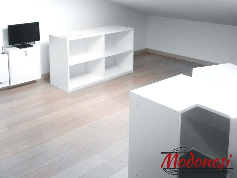Mobile Studio Angolare Per Una Mansarda A Cologno Monzese Applicazione 01