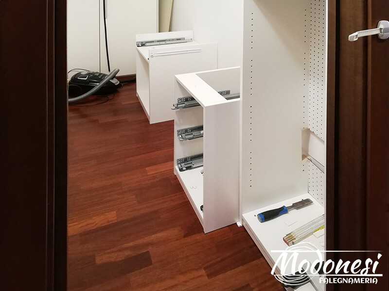 Arredamento Studio Casa A Milano In Una Cabina Armadio Applicazione 01