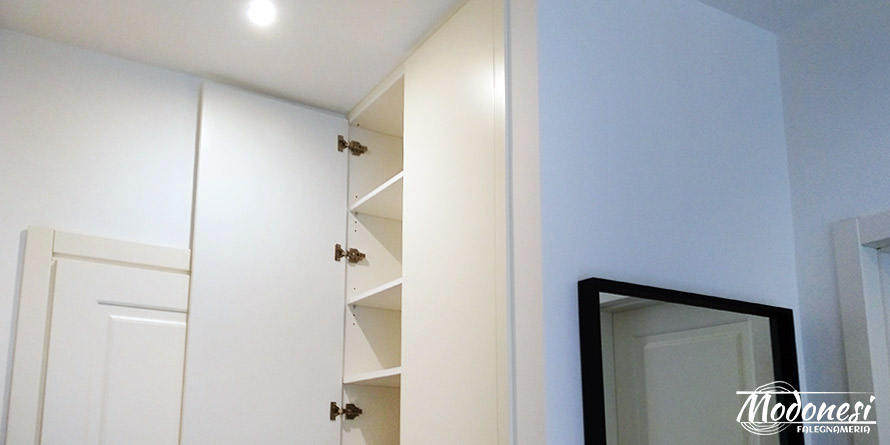 Mobili per nicchie realizzati in un appartamento ad Arese Mobili per nicchie realizzati in un appartamento ad Arese