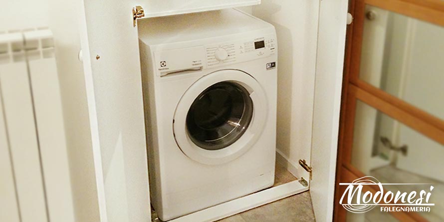 Realizzazione armadio su misura in nicchia per lavatrice